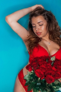 Алина Толстая