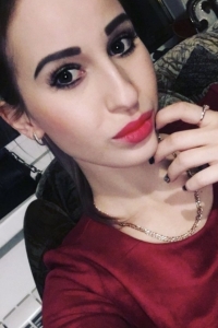 Ангелина Вездерук