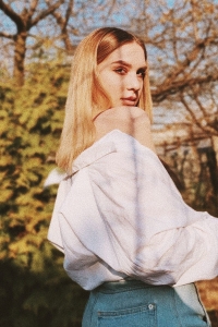 Анна Волкова